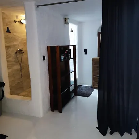 Pyrgi Artemis Place * סופר פרדייז ביץ'